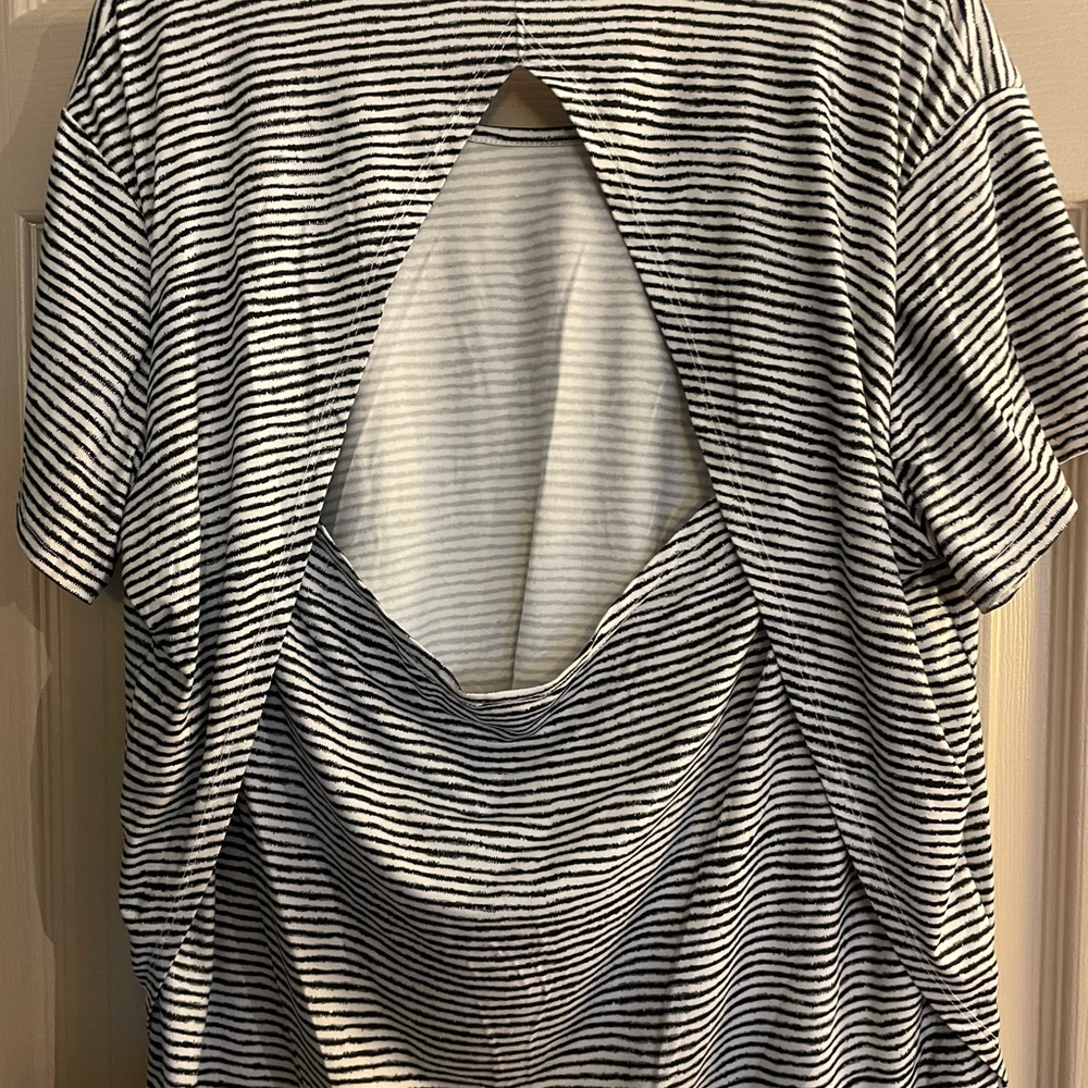 Open Back Active Tee - Picture 2 of 2